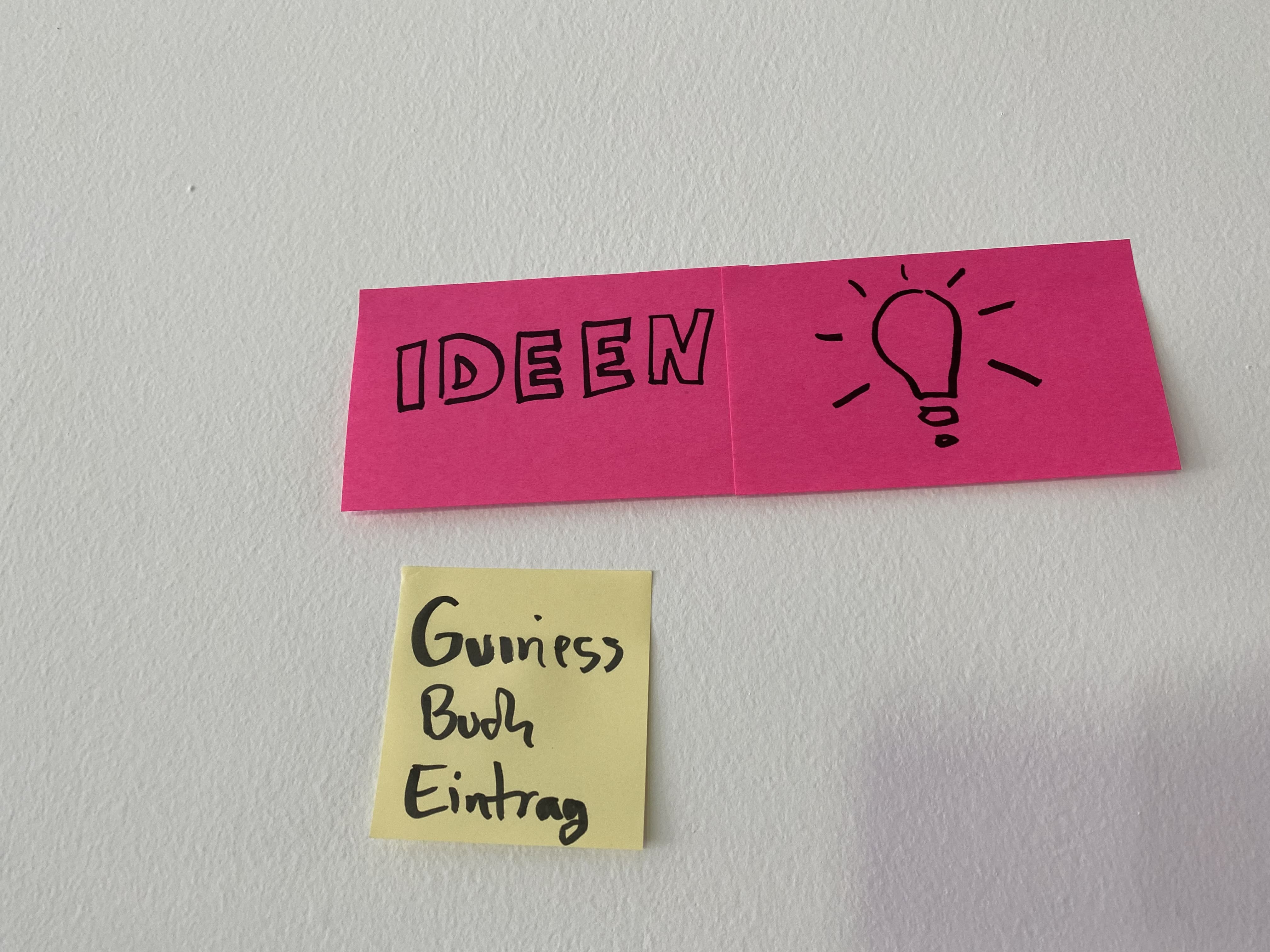 Workshop-Teilnehmer im Ideenfindungsprozess